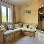 Oleandro Villa *