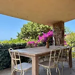 Oleandro Villa *